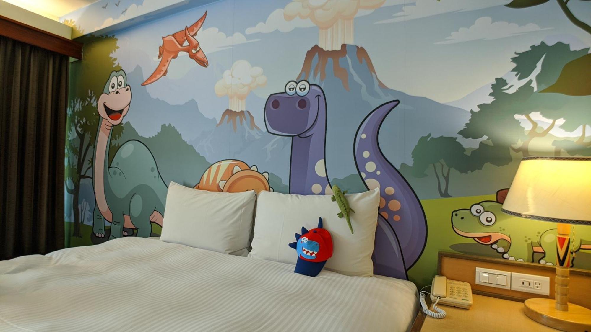 Howard Beach Resort Кеньдін Екстер'єр фото A room at the Great Wolf Lodge