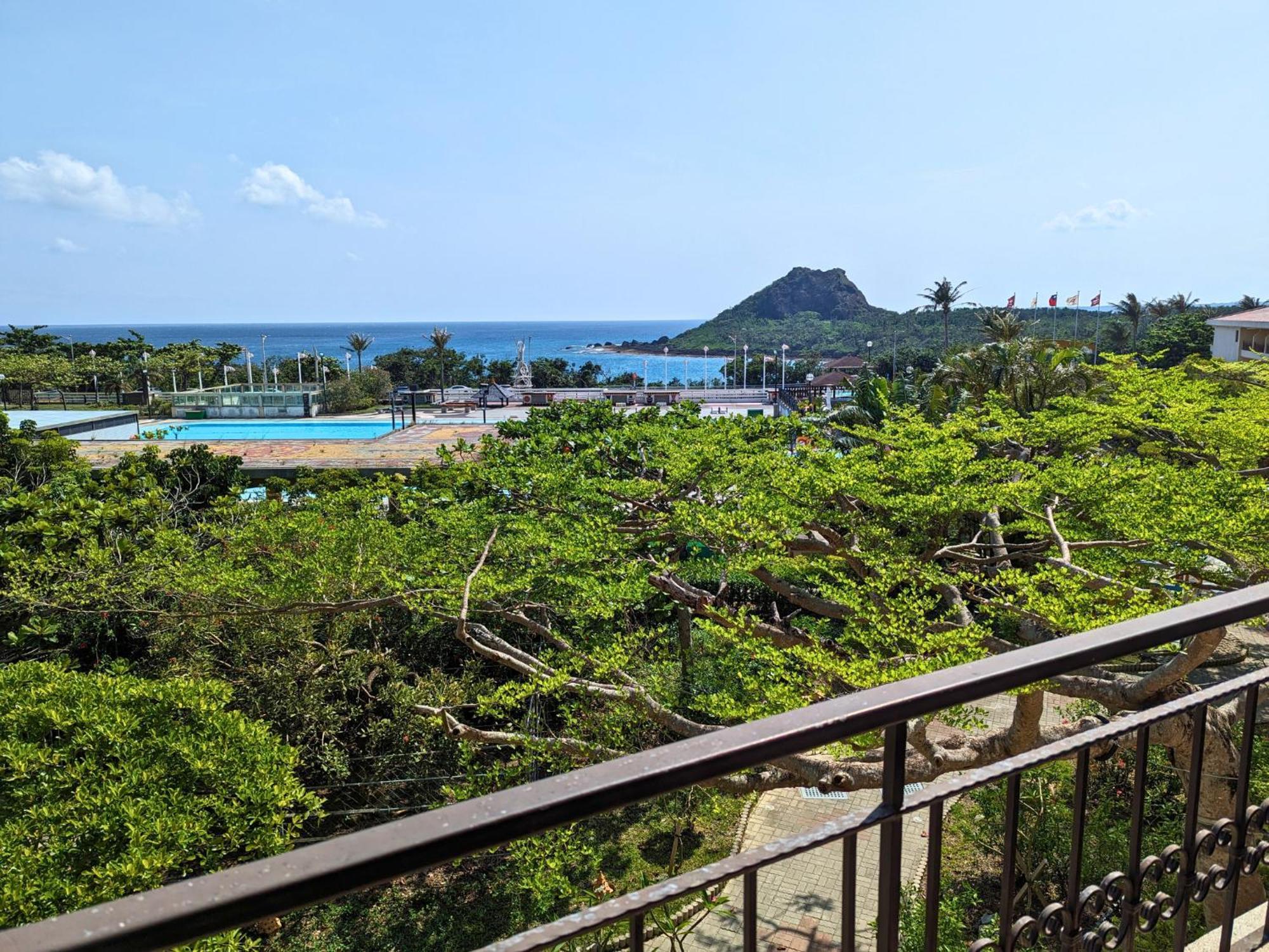Howard Beach Resort Кеньдін Екстер'єр фото View of the park