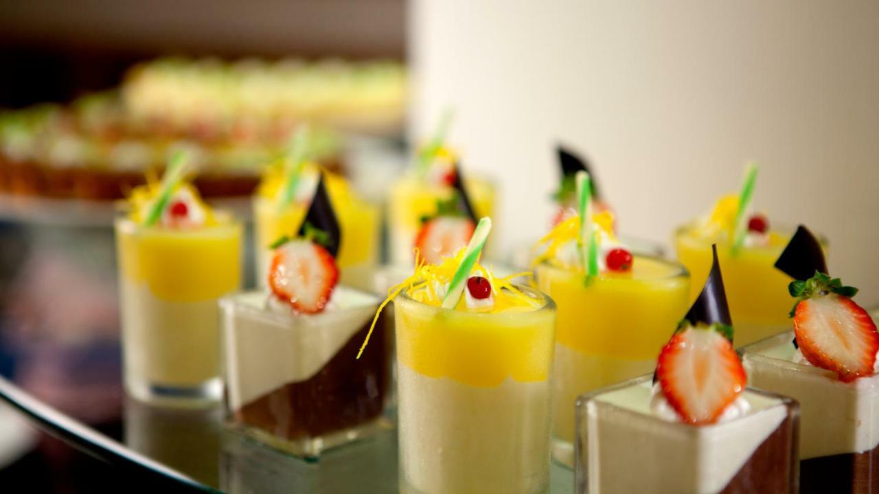 Howard Beach Resort Кеньдін Екстер'єр фото A dessert